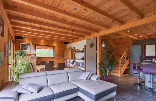 Allemond Ski Chalet | Chalet "La Traverse" with Mountain View, Whirlpool & Wi-Fi