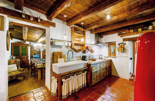 Valtournenche Ski Chalet | Chalet 'Le Du Coq Rouge' with Mountain View, Private Garden and Wi-Fi