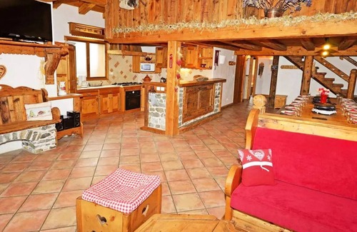 Champagny-en-Vanoise Ski Chalet | Chalet Le Haut - 11 Room Chalet 22 People
