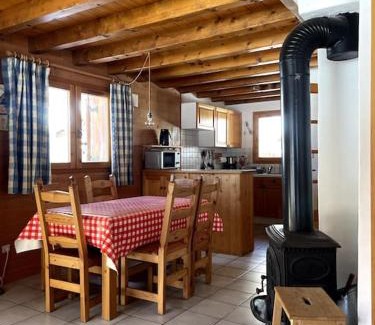 Champagny-en-Vanoise Apartment | Chalet le Génépi 4-6 pers