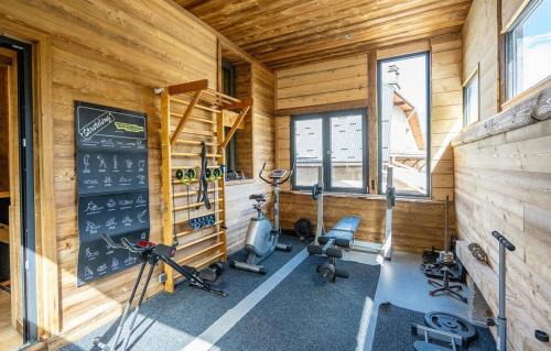 Mont-de-Lans Ski Chalet | Chalet Le Petit Bes by Leavetown Vacations