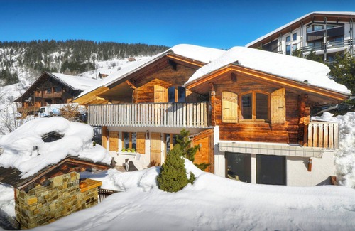 La Clusaz Ski Chalet | Chalet Le Petit Mazot - romantic break for 4 close to slopes - OVO Network
