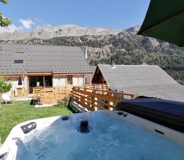 Vaujany Ski Chalet | Chalet Le Petit Plus