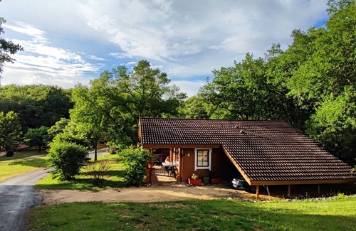 Mauroux Ski Chalet | Chalet 'Le Roy' with Shared Pool, Private Terrace and Wi-Fi