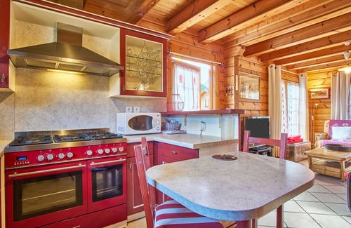 Gresse-en-Vercors Ski Chalet | Chalet 'Le Serac' with Mountain View, Private Terrace and Wi-Fi