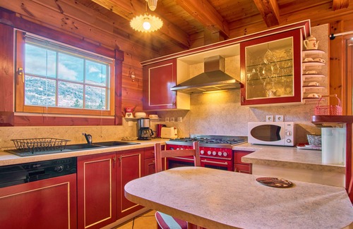 Gresse-en-Vercors Ski Chalet | Chalet 'Le Serac' with Mountain View, Private Terrace and Wi-Fi
