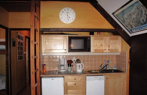 Correncon-en-Vercors Ski Chalet | Chalet Les Chamois - Chalets for 6 People