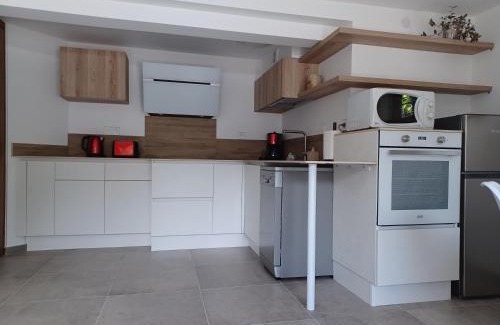 Saint-Jean-de-Maurienne Bed & Breakfast | Chalet Les Cols - Chambres avec terrasse & jardin - proche de la nouvelle gare