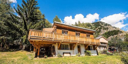 Champagny-en-Vanoise Ski Chalet | Chalet Les Lauzes - Chalets pour 10 Personnes MAE-3288