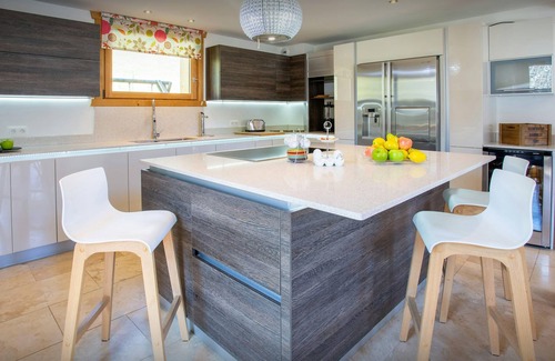 Seytroux Ski Chalet | Chalet Levant Blanc - ski home for 14, games room & views - OVO Network