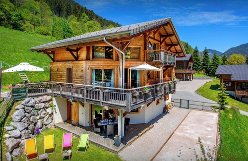 Seytroux Ski Chalet | Chalet Levant Blanc - ski home for 14, games room & views - OVO Network