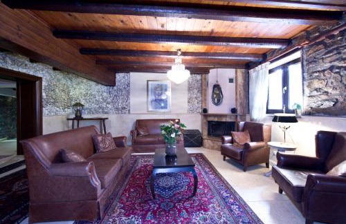Aghios Athanasios Hotel | Chalet Lithos