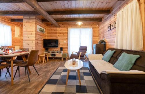 Rakovica House | Chalet Markoci With Hot Tub - Happy Rentals