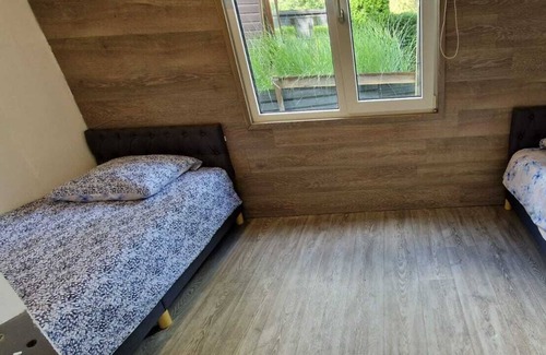 Lanaken Cabin | Chalet met hottub op jocomo park