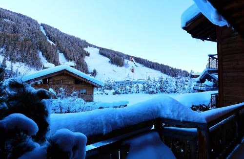 Le Praz Ski Chalet | Chalet mitoyen à Courchevel avec cheminée, parking et WIFI - FR-1-575-119