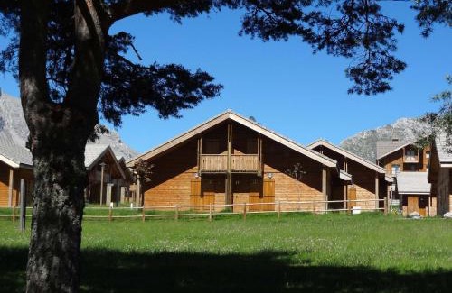 Saint-Etienne-en-Devoluy Ski Chalet | Chalet Mitoyen 3 Pièces 6 Pers. - Résidence Le Hameau du Puy - Piscine Chauffée, Proche Pistes - FR-1-504-642