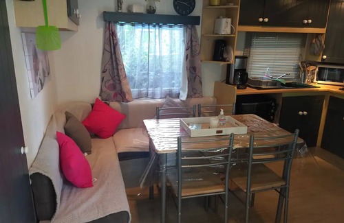 Les Mathes RV Rental | Chalet "Mobil-Home Climatisé, Calme, Arboré" with Pool, Private Terrace & A/C