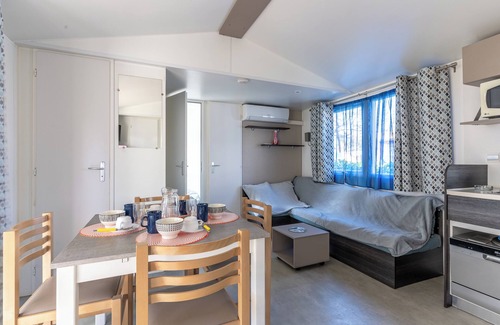Gastes RV Rental | Chalet 'Mobilehome Véronique ' with Private Terrace, Wi-Fi and Air Conditioning