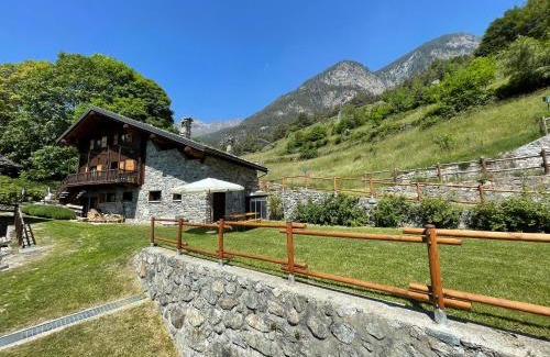 Champdepraz Ski Chalet | CHALET MONT AVIC