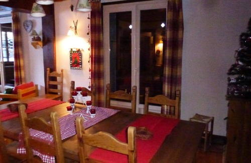 Nancroit Ski Chalet | Chalet Morel - Chalets for 12 People