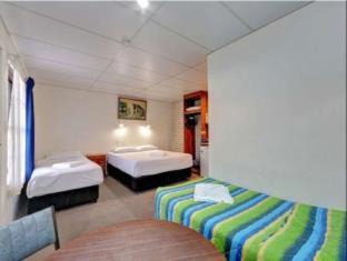 Bundaberg West Hotel | Chalet Motor Inn