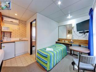 Bundaberg West Hotel | Chalet Motor Inn