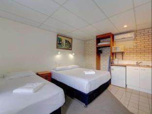 Bundaberg West Hotel | Chalet Motor Inn
