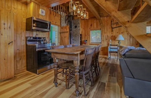 Mont-Saint-Michel Cabin | ⭐️ Chalet Natura ⭐️ LAKEFRONT 2 BED SPA, LOFT & WIFIn