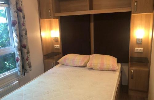 Wechelderzande Ski Chalet | Chalet near Antwerp with Nature Trails