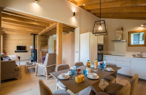 Praz-sur-Arly Ski Chalet | Chalet near Megeve for 6 Guests
