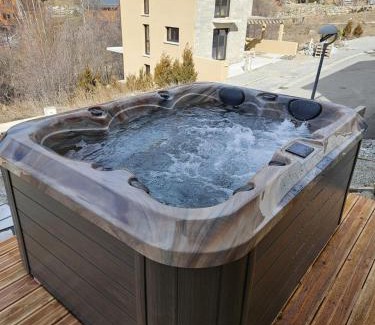 Egat Ski Chalet | Chalet NEUF Jacuzzi Terrasse Salle jeux proche Font Romeu