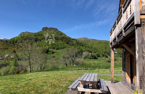 Chambon-sur-Lac Ski Chalet | Chalet Nid Nous