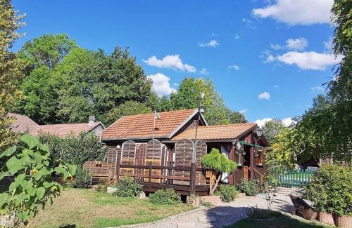 Anould House | Chalet Nina: Havre de paix en bord de rivière avec climatisation - FR-1-589-794