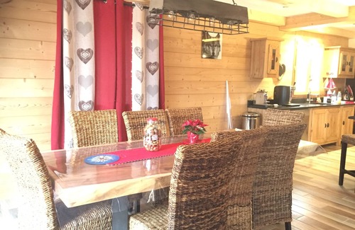 La Joue du Loup Ski Chalet | chalet of 12 beds spa and sauna located 200 meters from the slopes