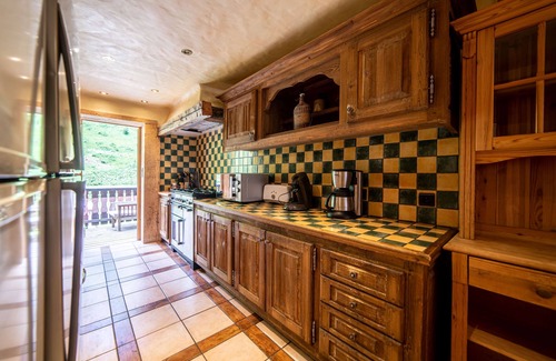 Champagny-en-Vanoise Ski Chalet | Chalet of 3766ft², Vanoise National Park, Jacuzzi, Sauna, WIFI, Bar, Pool Table