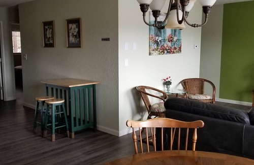 Seward Condo | Chalet of Seward AK suites A : mountain view (950 SF)