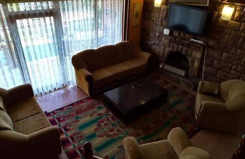 Buyukcekmece District Ski Chalet | Chalet on the beach with a private garden