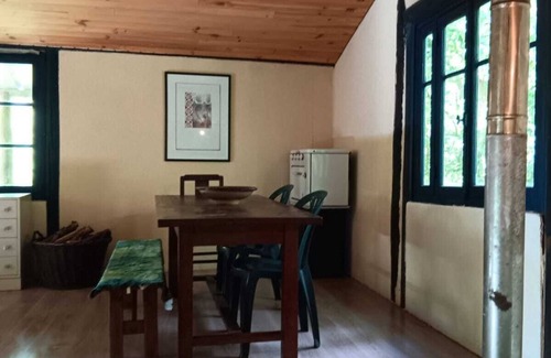 Noisy-sur-Ecole Ski Chalet | Chalet on the edge of a private pond 5 minutes from the 3 pignons forest in fontainebleau