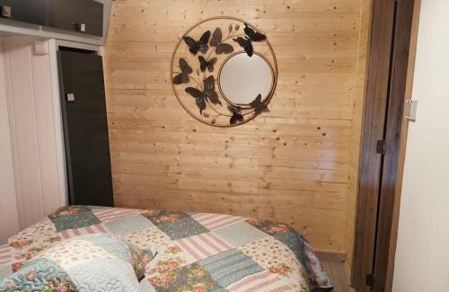 Hastiere Ski Chalet | Chalet Paradise Cottage