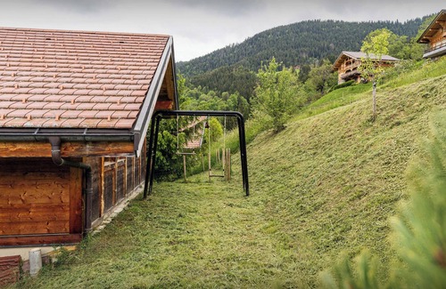 Manigod Ski Chalet | Chalet Parakima - luxury base for 15, hot tub & views - OVO Network