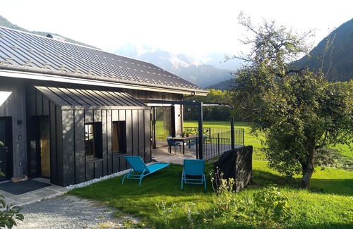 Servoz House | Chalet Parpyoula, 220m2 with garden, Chamonix valley. Ideal for families!