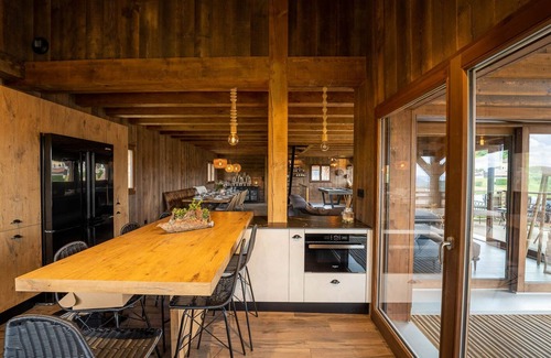 Gerardmer Ski Chalet | Chalet Perle Noire, Gerardmer lake view facing south, At the foot of the slopes, Sauna, Jacuzzi
