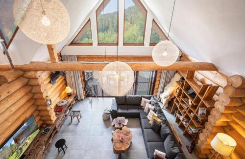 Horna Lehota Ski Chalet | Chalet Piros Tale - Sauna - Jacuzzi - Beautiful scenery - Kids playground - In the forest