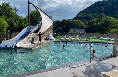 Vic-sur-Cere Ski Chalet | Chalet - Piscine - ccbbd0i