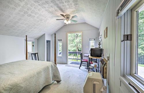 Roan Mountain House | Chalet Retreat Cozy Cabin with On-Site Creek!