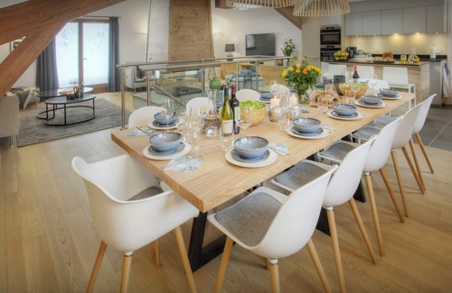 La Clusaz Ski Chalet | Chalet Riparian - ski-in ski-out holiday La Clusaz 12p, spa - OVO Network