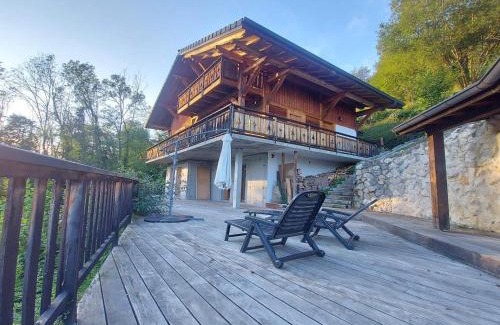 Verchaix Ski Chalet | Chalet Savoyard avec Jardin, Poêle à Bois et WIFI - FR-1-624-11