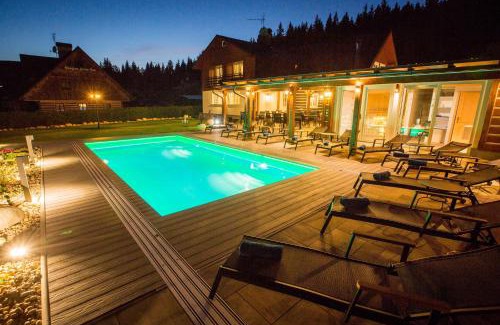 Harrachov Ski Chalet | Chalet Schäfer s vyhřívaným bazénem se slanou vodou