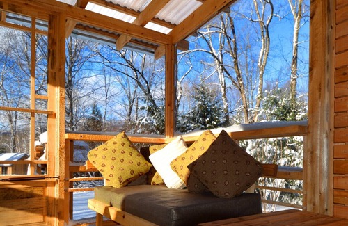 Sutton Ski Chalet | Chalet Sean zen, peaceful, on mountain brook,