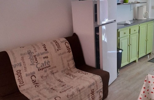 Hourtin Port Ski Chalet | Chalet sleeps 4, air-conditioned; quiet location